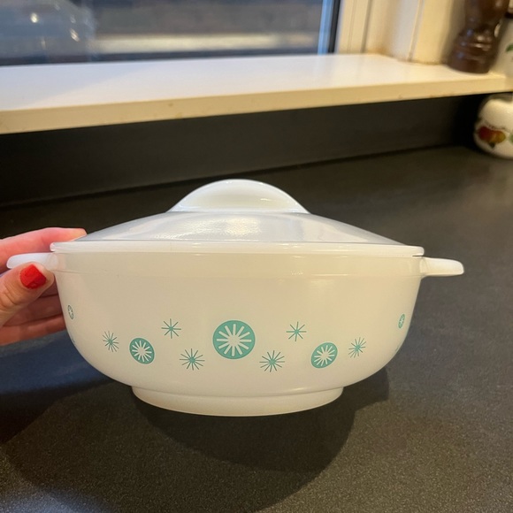 Vintage Glasbake Two Quart Covered Casserole Dish - Picture 4 of 13